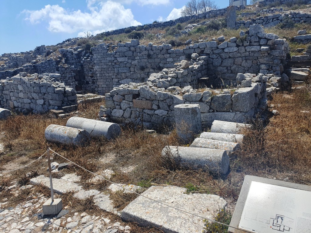 Santorini: Tomb Raider